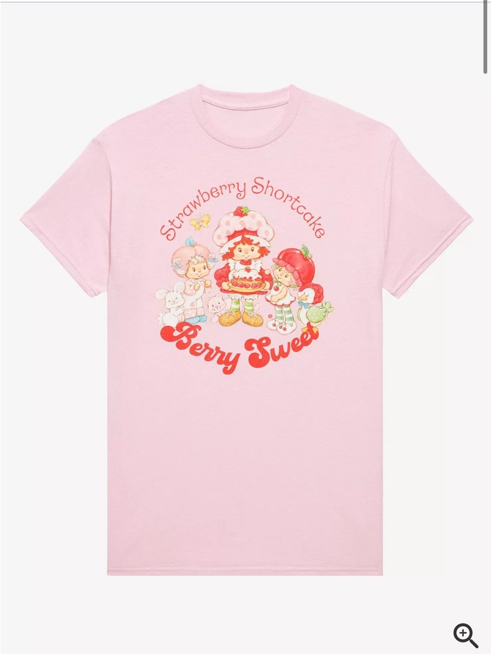 NWT Strawberry Shortcake women’s Pink Graphic tee T-Shirt - size Small